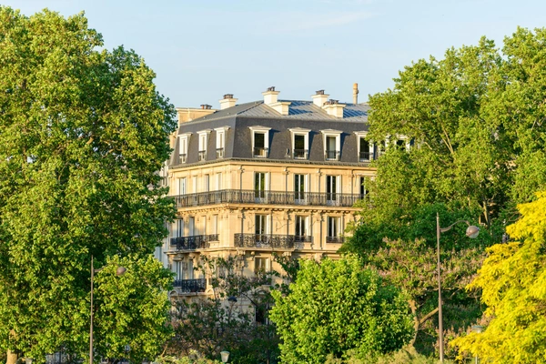 Canicule : les aménagements qui valorisent aujourd'hui un bien immobilier à Paris