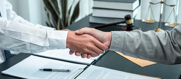 Quelles sont les différences entre une promesse de vente et un compromis de vente ?