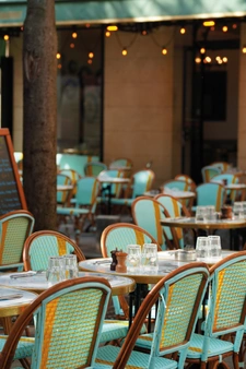 Les plus belles terrasses de Neuilly-sur-Seine : où profiter des beaux jours ?