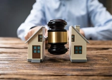 Les spécificités des litiges liés aux logements meublés