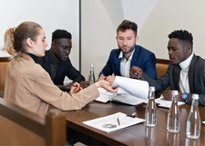 Les Péripéties Burlesques de l'Immobilier entre Notaires et Agents Immobiliers !