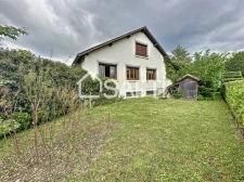 Rare, villa de 128 m² plein centre, sur un terrain arboré de 1013 m² dans une impasse au calme