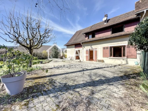 Maison de 128 m² dans un environnement paisible, proche de t...