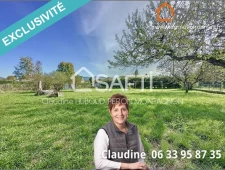 Maison en pisé, 4 chambres, entièrement rénovée avec combles aménageables.