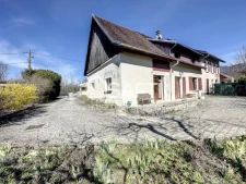 Maison de 128 m² dans un environnement paisible, proche de t...