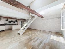 Un duplex baigné de lumière grâce à son exposition plein sud !