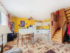 🏡 Un séjour chaleureux et baigné de lumière !