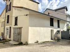 A vendre Maison + appartement (loué) plein centre Moirans