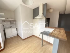 Appartement lumineux, 2 chambres, plein centre, au calme