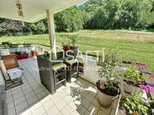 Secteur la Monta, bel appartement T2 de 51 m² dans une résidence privée, au calme avec vue sur la campagne.