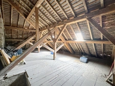 🔑 Maison avec deux garages et combles aménageables à Saint-Laurent-du-Pont