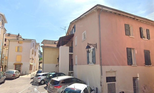 Découvrez notre duplex lumineux au cœur de la ville !❗