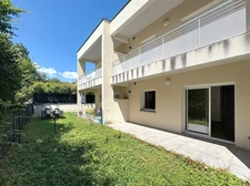 🌿 Rare opportunité à Voiron : un appartement de 53 m² avec jardin privatif et parking dans une résidence récente (2018).