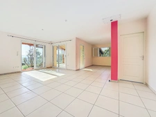 🏡 Un intérieur pensé pour VOTRE confort ! ✨Découvrez une maison moderne qui allie design, espace et praticité . 🌟