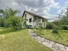 Rare, villa de 128 m² plein centre, sur un terrain arboré de 1013 m² dans une impasse au calme