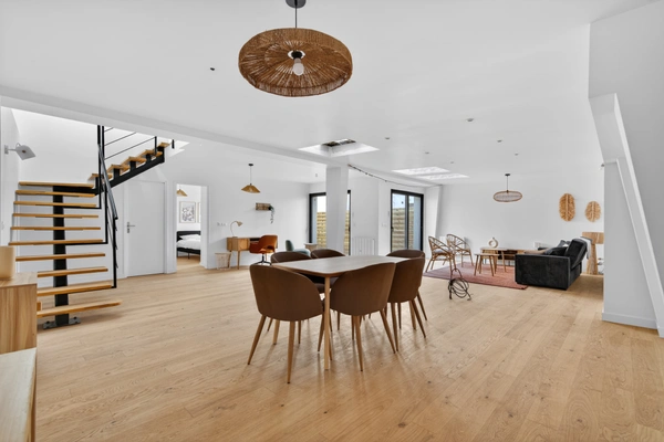 Nos outils technologiques au service de la vente immobilière à Paris  : drone, visite virtuelle et signature électronique