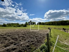 Charmante propriété équestre sur 9 hectares avec maison de p 24