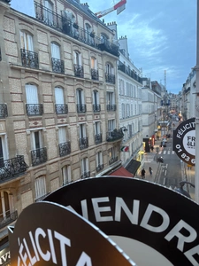 Le Marché Poncelet : L'âme gourmande et historique du 17e