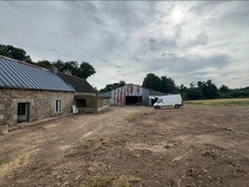 Longere/corps de ferme à vendre avec grand terrain