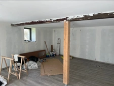 Maison bretonne typique à Callac – 172 m² à finir de rénover, grand jardin