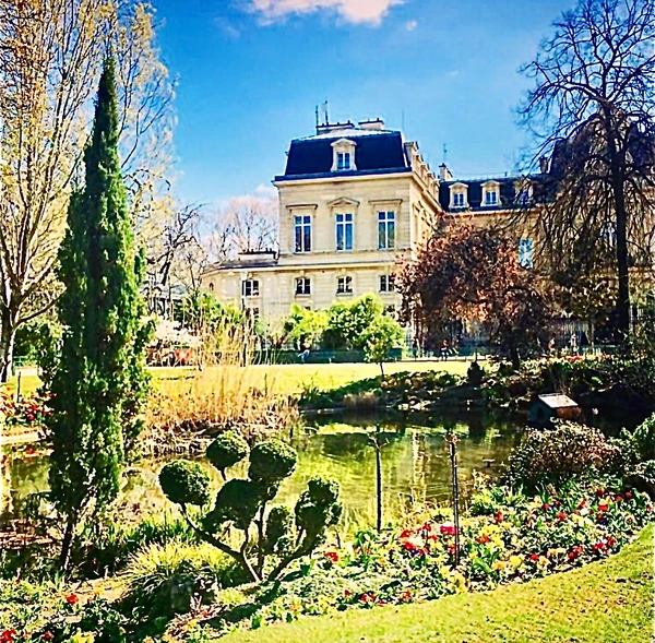 PARIS 3 - ENFANTS ROUGES