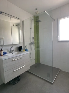 Villa contemporaine avec piscine - emplacement privilégié !