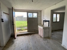 Maison des années 60 à rénover   Fort potentiel en plein cen