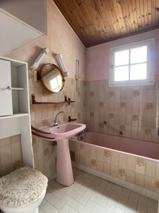 Maison à rénover   Centre de Coëx   Fort potentiel