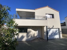 Villa contemporaine avec piscine - emplacement privilégié !