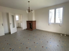 Maison des années 60 à rénover   Fort potentiel en plein cen