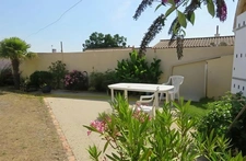 Ensemble immobilier avec deux gîtes saisonniers   La Barre-d