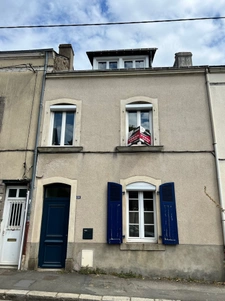 Maison rénovée centre ville Rive droite