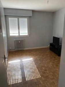 Appartement T3 avec balcon et garage Rive gauche LAVAL 
