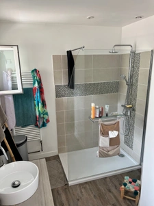 Maison rénovée centre ville Rive droite