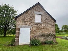 Maison rénovée à la campagne en pierres apparentes 