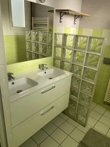  LAVAL Centre ville Rive droite