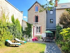 Maison rénovée à LAVAL rive gauche 