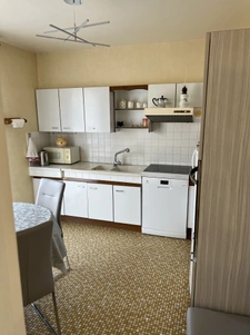 NPR 2 Maison LAVAL proche Centre ville 