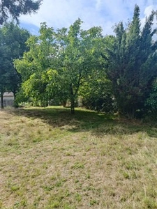 Construisez votre avenir sur 1 008 m2 de tranquillité   Lava