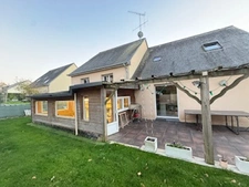 ARGENTRÉ (53210)   Maison familiale récente en demi-niveaux 