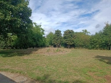 Construisez votre avenir sur 1 008 m2 de tranquillité   Lava