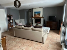 Maison rénovée à la campagne en pierres apparentes 