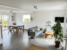 Maison récente à Azé