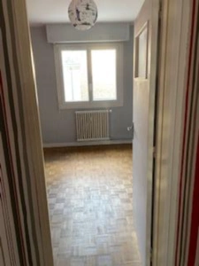 Appartement T3 avec balcon et garage Rive gauche LAVAL 