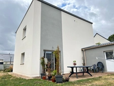 Maison récente à Azé