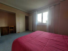 Maison familiale 3 chambres + bureau   très grand terrain