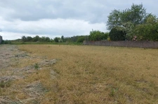 Terrain à batir, proche bourg, commerces, transports et bord