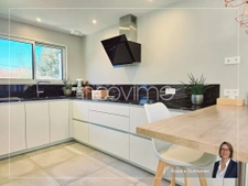 Maison moderne 4 chambres   Luminosité, confort et environne