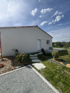 Maison neuve de plain-pied à louer   Saint-Laurent-sur-Sèvre