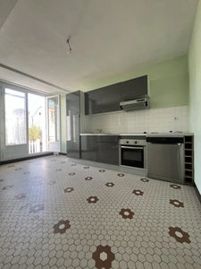 Maison familiale 4 chambres   Saint-Hilaire-du-Bois 